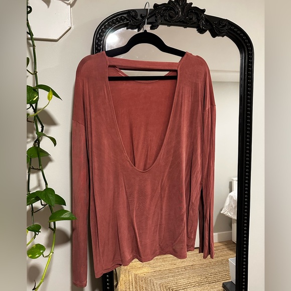 Aritzia Wilfred Open-Back Long Sleeve Shirt - Picture 2 of 12